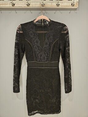 WINDSOR Black Lace Long-Sleeve V-Neck Dress Size MEDIUM